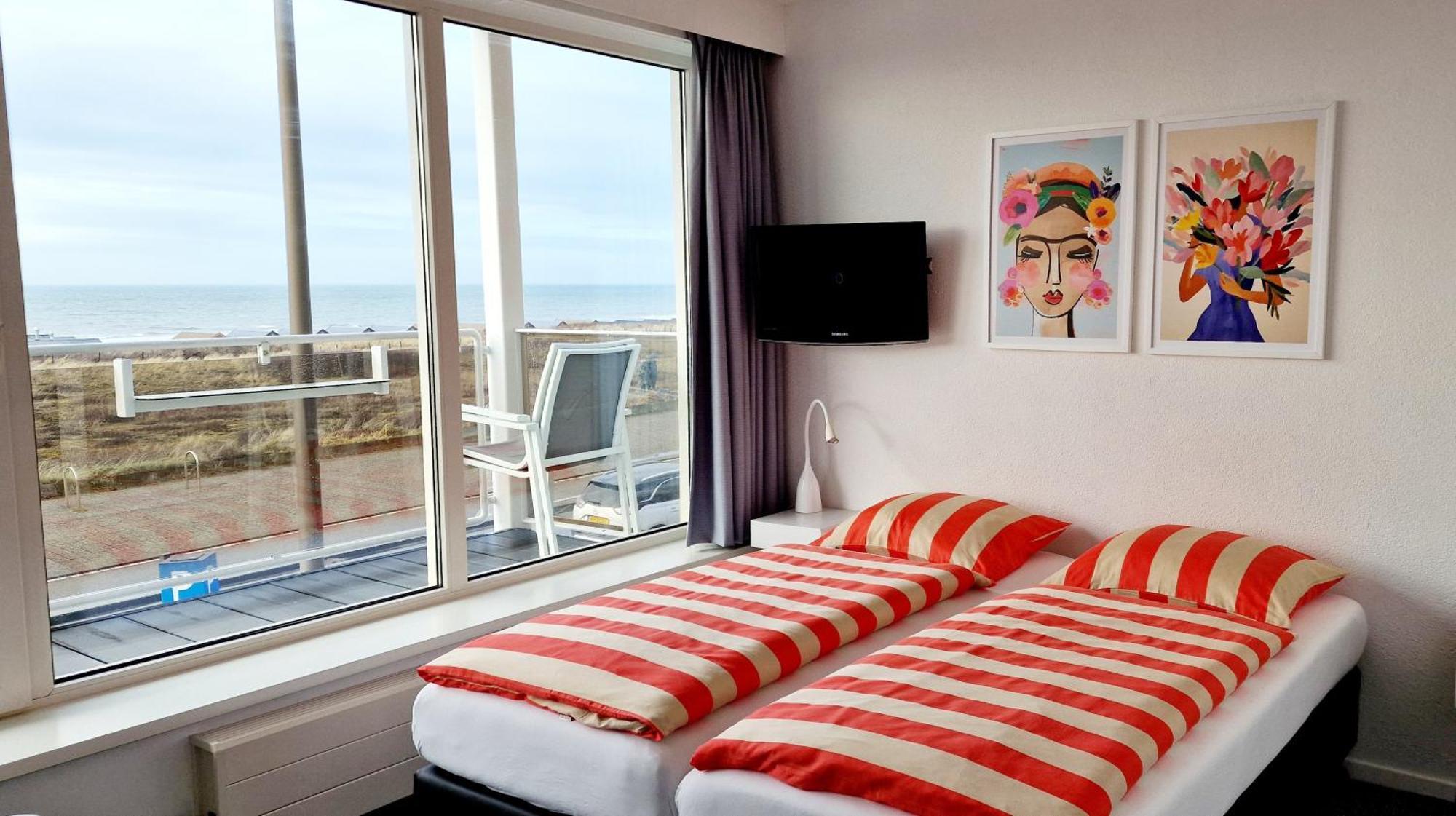 Hotel B&B Seahorse カトウェイク・アーン・ゼー エクステリア 写真